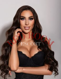 Эскортница Изабелла  - грудь 3, рост 170 см, вес 50 кг, цвет волос Брюнетки, этничность Арабская