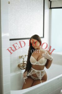 Эскортница Дашуля  - грудь 4, рост 165 см, вес 60 кг, цвет волос Шатенки, этничность Смешанная раса