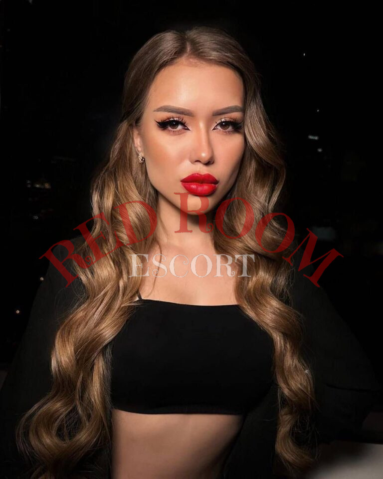 Эскортница Мика - грудь 3, рост 170 см, вес 50 кг, цвет волос Русые, этничность Европейская