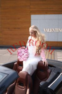 Эскортница Лана - грудь 3, рост 172 см, вес 69 кг, цвет волос Блондинки, этничность Европейская