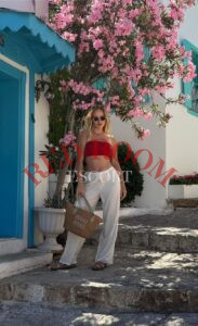 Эскортница Аида - грудь 2, рост 173 см, вес 62 кг, цвет волос Блондинки, этничность Европейская