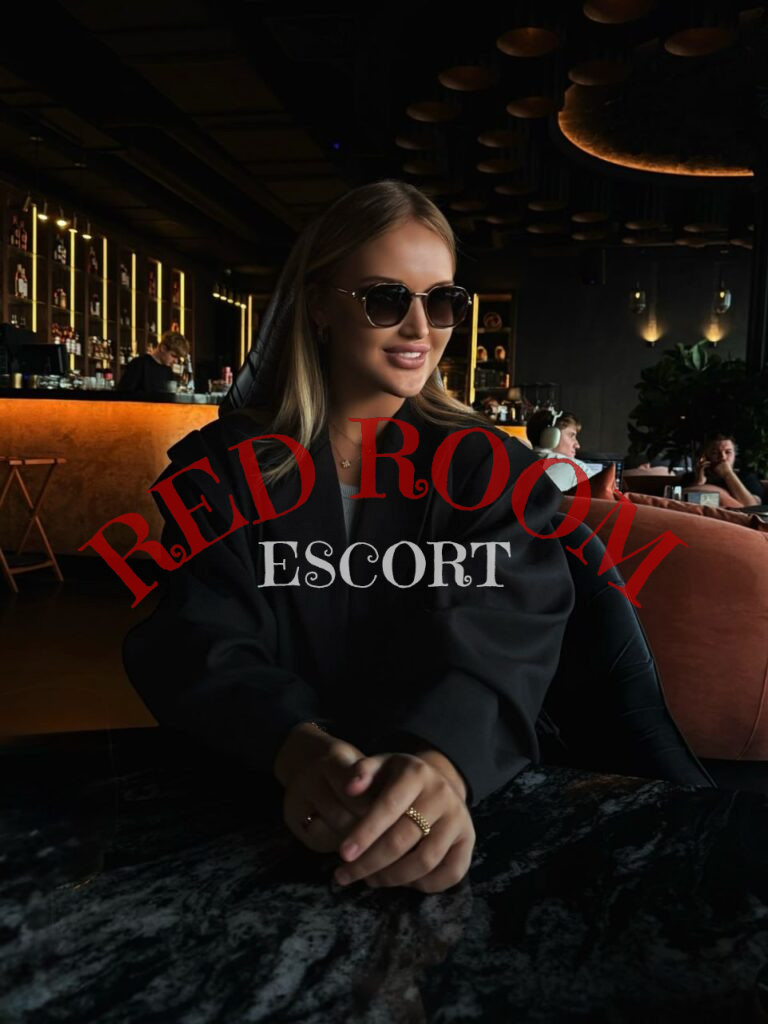 Эскортница Аида - грудь 2, рост 173 см, вес 62 кг, цвет волос Блондинки, этничность Европейская