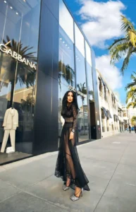Эскортница Сара - грудь 3, рост 172 см, вес 50 кг, цвет волос Брюнетки