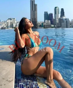 Эскортница Цинния - грудь 2, рост 174 см, вес 63 кг, цвет волос Шатенки