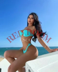 Эскортница Цинния - грудь 2, рост 174 см, вес 63 кг, цвет волос Шатенки