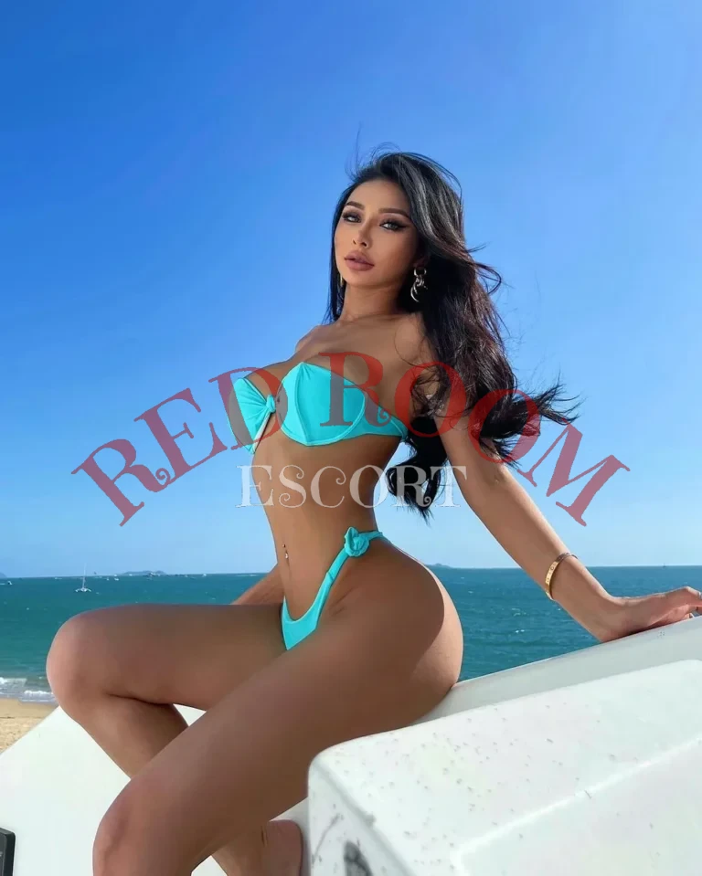 Эскортница Цинния - грудь 2, рост 174 см, вес 63 кг, цвет волос Шатенки