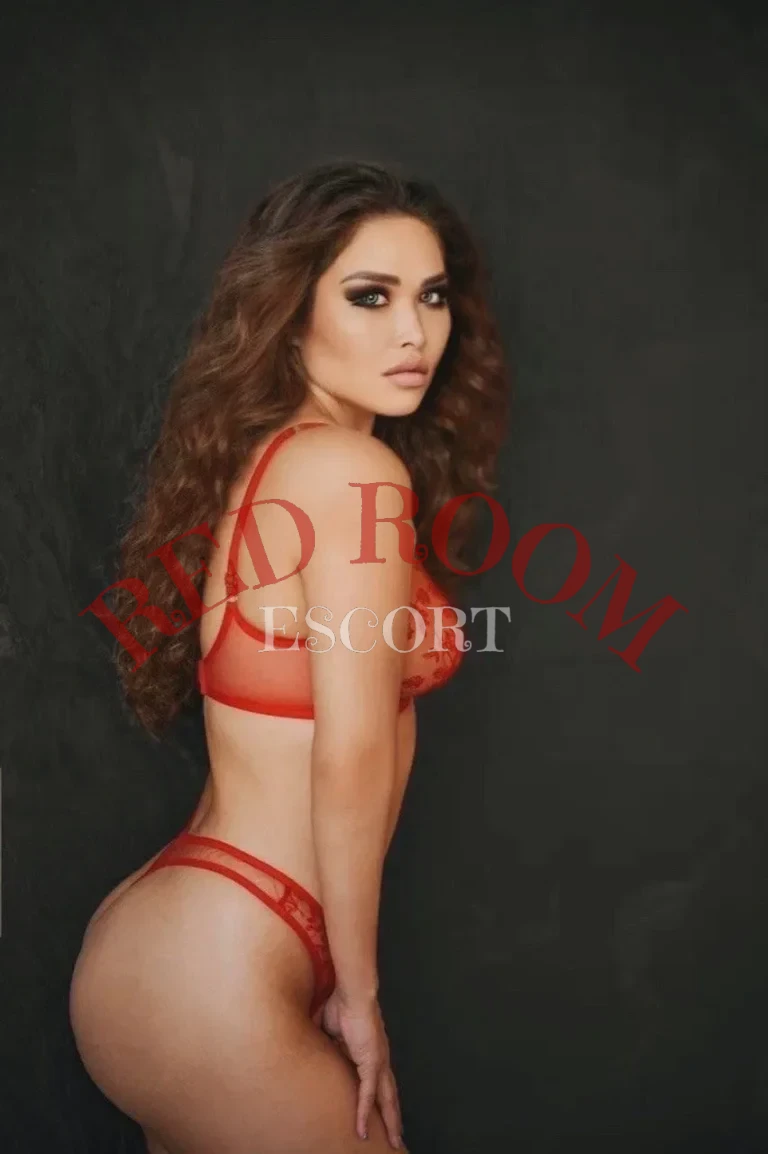 Эскортница Мирей - грудь 1, рост 173 см, вес 62 кг, цвет волос Шатенки