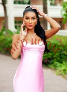 Эскортница Апрель - грудь 2, рост 168 см, вес 52 кг, цвет волос Брюнетки