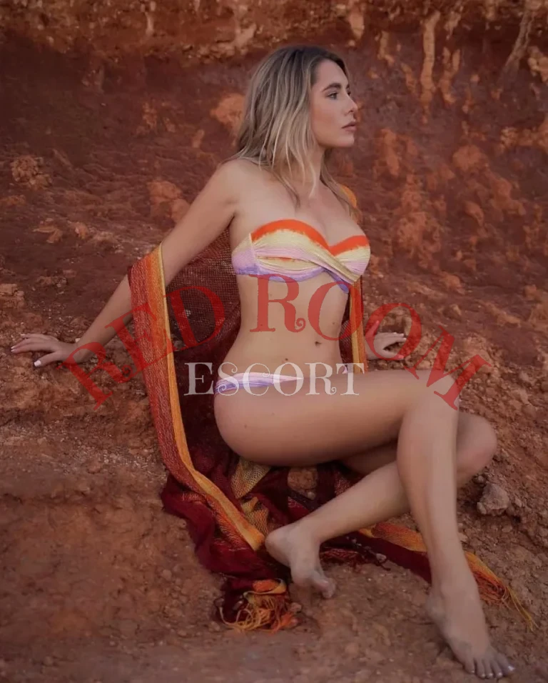 Эскортница Stasy - грудь 2, рост 160 см, вес 50 кг, цвет волос Блондинки