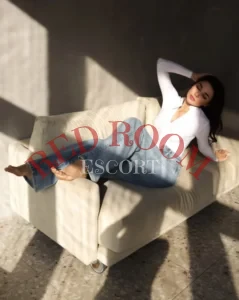 Эскортница Кейт - грудь 3, рост 172 см, вес 50 кг, цвет волос Шатенки