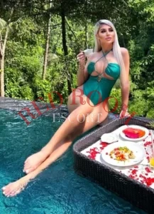 Эскортница Наталья - грудь 3, рост 175 см, вес 60 кг, цвет волос Блондинки