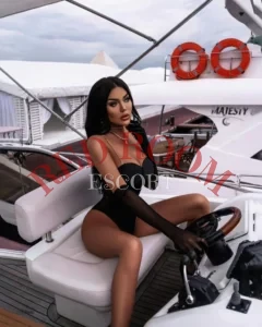 Эскортница Сабина - грудь 4, рост 178 см, вес 50 кг, цвет волос Шатенки