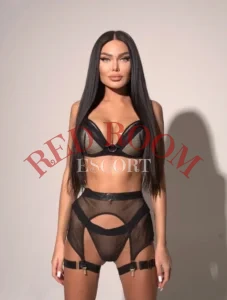 Эскортница Сабина - грудь 4, рост 178 см, вес 50 кг, цвет волос Шатенки