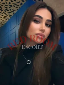 Эскортница Амина - грудь 2, рост 170 см, вес 53 кг, цвет волос Шатенки