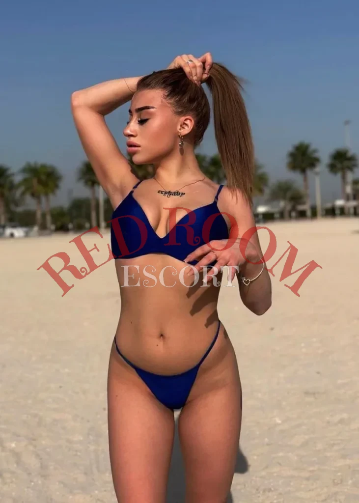 Алиса — возраст 24, рост 163, вес 53, размер груди 3