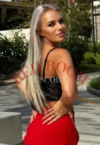 Эскортница Oksy - грудь 2, рост 173 см, вес 54 кг, цвет волос Блондинки