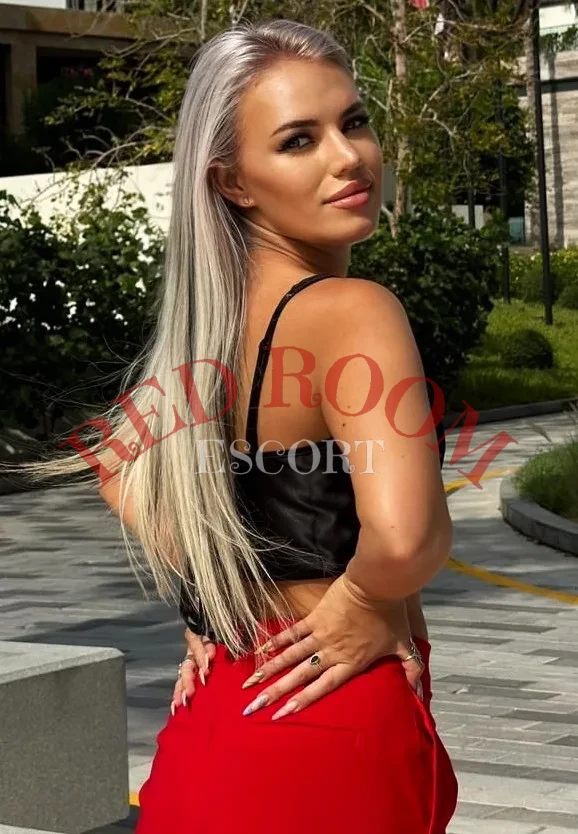 Эскортница Oksy - грудь 2, рост 173 см, вес 54 кг, цвет волос Блондинки