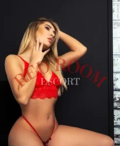 Эскортница Синди - грудь 2, рост 160 см, вес 51 кг, цвет волос Блондинки