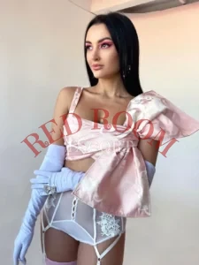 Эскортница Роксолана - грудь 2, рост 164 см, вес 54 кг, цвет волос Шатенки