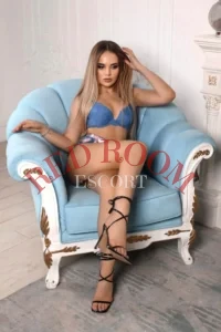 Эскортница Нита - грудь 2, рост 167 см, вес 55 кг, цвет волос Блондинки
