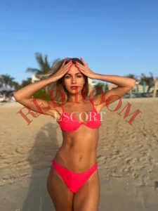 Эскортница Света - грудь 2, рост 174 см, вес 52 кг, цвет волос Блондинки