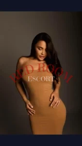 Эскортница Азалия - грудь 3, рост 165 см, вес 60 кг, цвет волос Шатенки