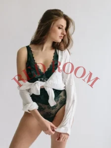 Эскортница Василиса - грудь 1, рост 170 см, вес 50 кг, цвет волос Шатенки