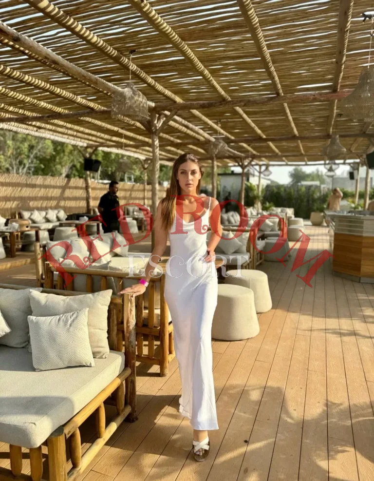 Эскортница Марика - грудь 2, рост 175 см, вес 59 кг, цвет волос Шатенки