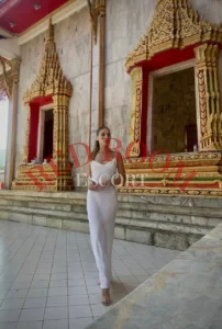 Эскортница Марика - грудь 2, рост 175 см, вес 59 кг, цвет волос Шатенки