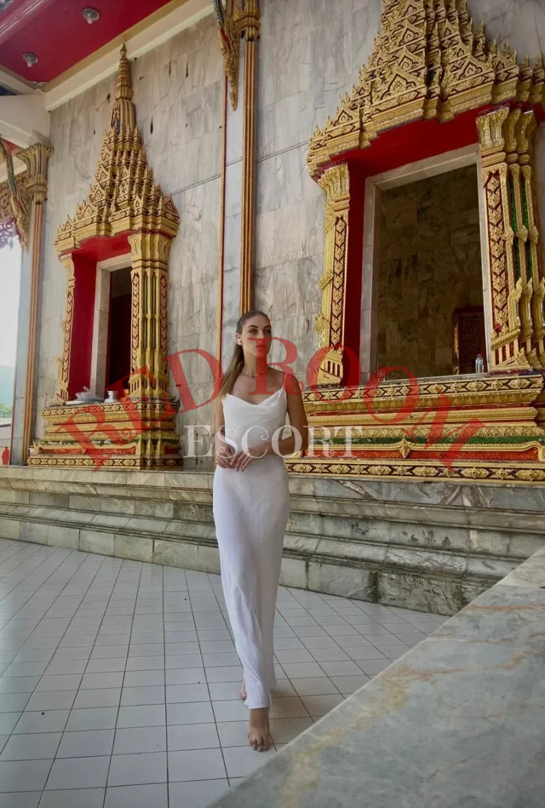 Эскортница Марика - грудь 2, рост 175 см, вес 59 кг, цвет волос Шатенки