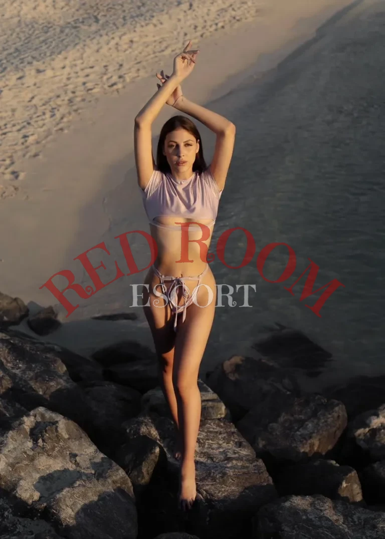 Эскортница Марика - грудь 2, рост 175 см, вес 59 кг, цвет волос Шатенки