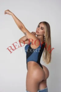 Эскортница Ариана - грудь 4, рост 172 см, вес 64 кг, цвет волос Блондинки