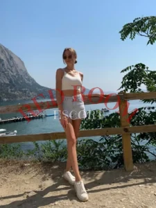 Эскортница Вивьен - грудь 1, рост 174 см, вес 52 кг, цвет волос Шатенки