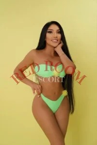 Эскортница Камилла - грудь 3, рост 160 см, вес 55 кг, цвет волос Шатенки