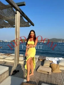 Эскортница Глория - грудь 3, рост 165 см, вес 55 кг, цвет волос Брюнетки