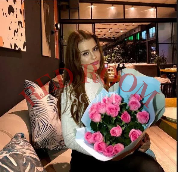 Эскортница Маргарита - грудь 2, рост 170 см, вес 57 кг, цвет волос Шатенки