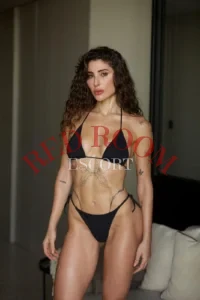 Эскортница Изабелла - грудь 3, рост 172 см, вес 51 кг, цвет волос Шатенки