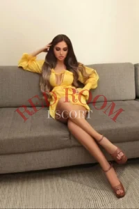 Эскортница Настина - грудь 3, рост 166 см, вес 49 кг, цвет волос Шатенки