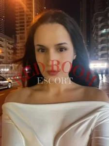 Эскортница Айя - грудь 4, рост 165 см, вес 63 кг, цвет волос Шатенки
