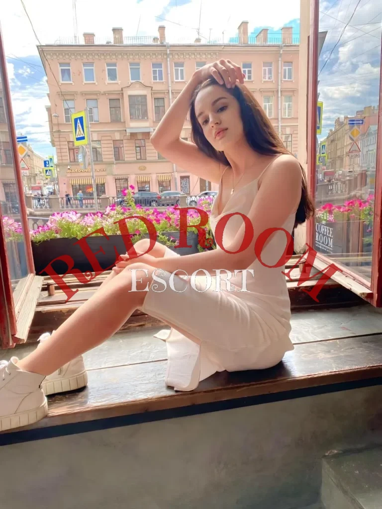 Эскортница Айя - грудь 4, рост 165 см, вес 63 кг, цвет волос Шатенки