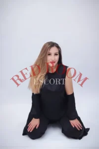 Эскортница Светлана - грудь 3, рост 169 см, вес 68 кг, цвет волос Блондинки