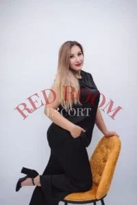 Эскортница Светлана - грудь 3, рост 169 см, вес 68 кг, цвет волос Блондинки