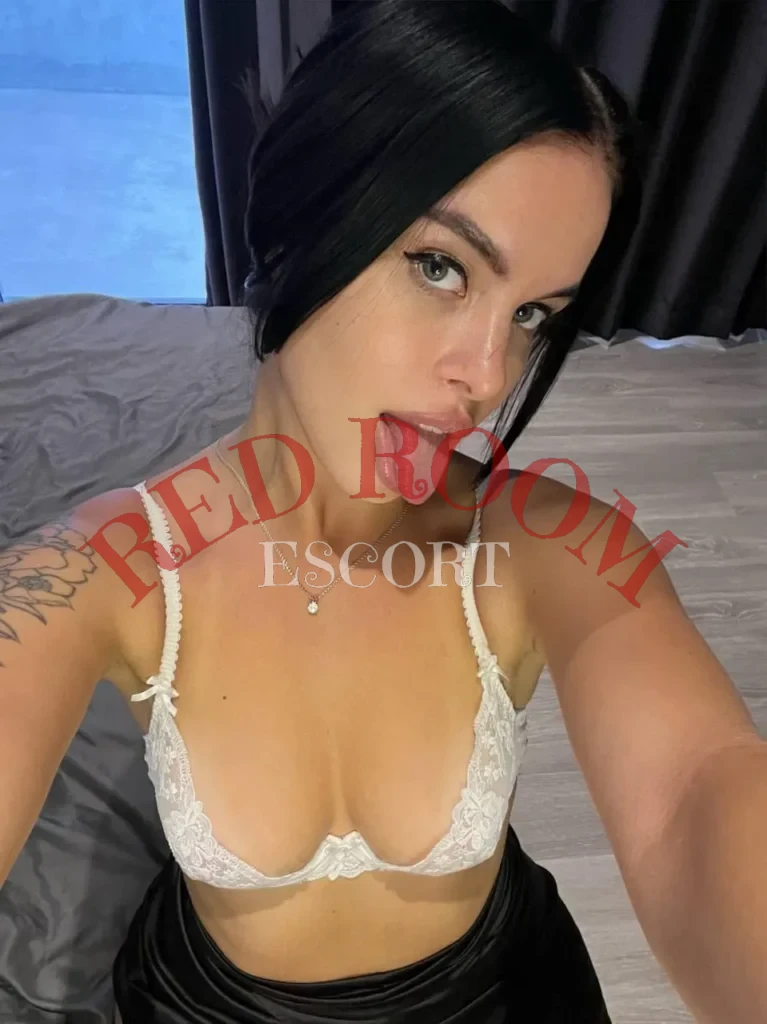 Мелисса — возраст 23, рост 165, вес 52, размер груди 1