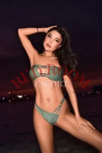 Эскортница Катя - грудь 2, рост 168 см, вес 50 кг, цвет волос Брюнетки