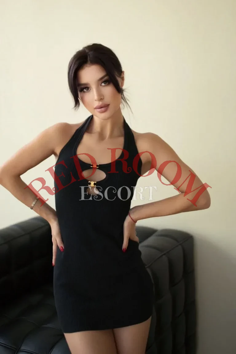 Эскортница Катя - грудь 2, рост 168 см, вес 50 кг, цвет волос Брюнетки