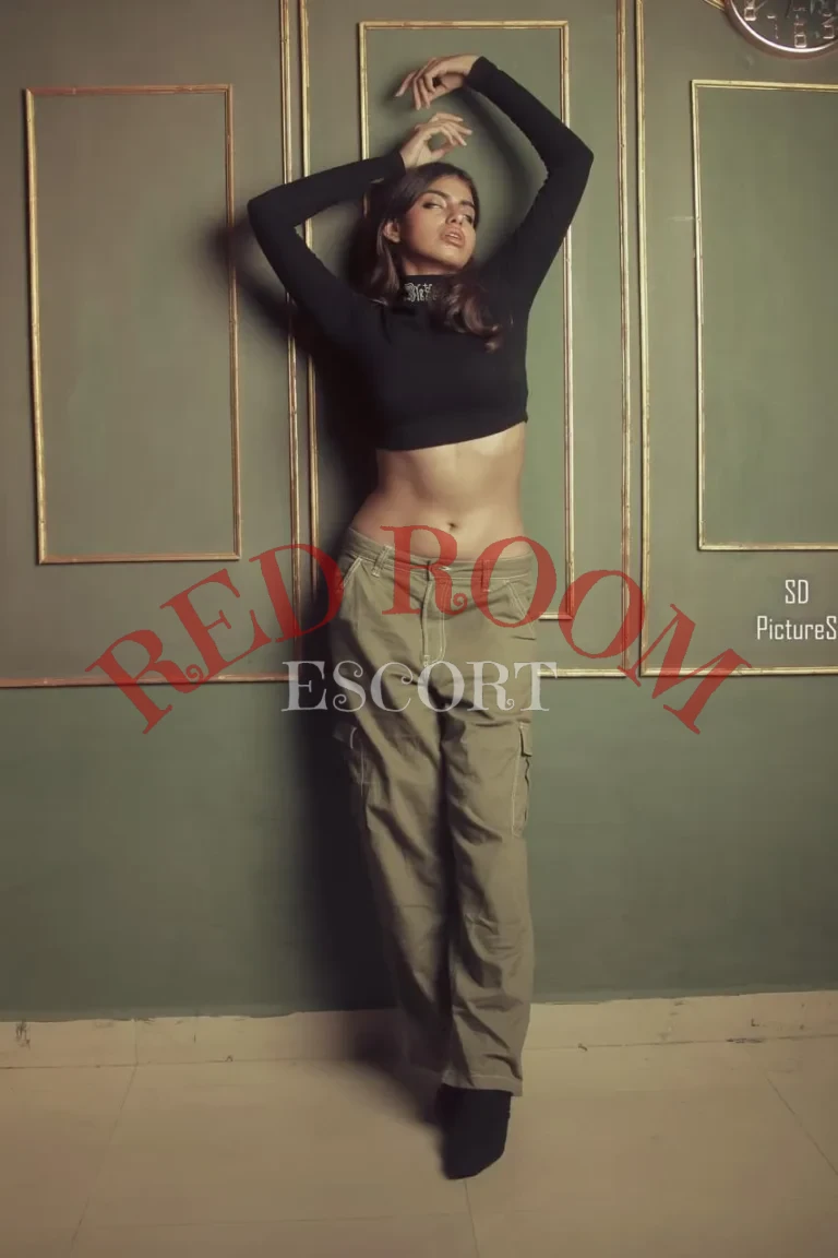 Эскортница Леля - грудь 4, рост 170 см, вес 59 кг, цвет волос Шатенки