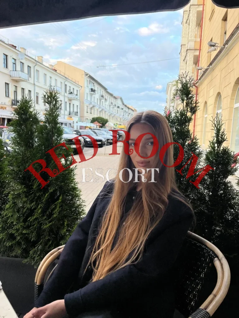 Эскортница Божена - грудь 1, рост 174 см, вес 56 кг, цвет волос Шатенки