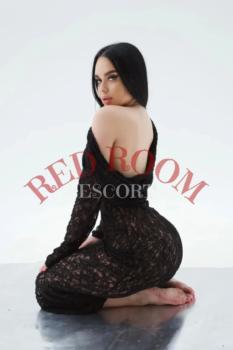Эскортница Монна - грудь 3, рост 167 см, вес 58 кг, цвет волос Брюнетки