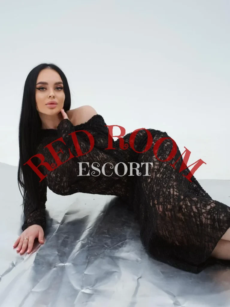 Эскортница Монна - грудь 3, рост 167 см, вес 58 кг, цвет волос Брюнетки