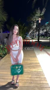 Эскортница Фаида - грудь 4, рост 160 см, вес 50 кг, цвет волос Брюнетки